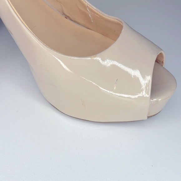 GUESS Women’s Tan Platform Open-Towed Heals, Size 6 1/2 - Picture 5 of 6